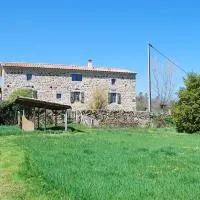 Ferme de la Combe, hotel u gradu 'Saint-Jeure-dʼAy'