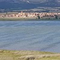 Casas rurales LA LAGUNA y LA BUHARDILLA DE LA LAGUNA, hotell i Gallocanta