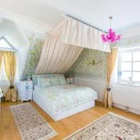 OLEANDER SUITEN großzügig wohnen mit besonderem Charme, מלון בTrausdorf