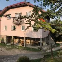 Agroturystyka Kapellanka - Kraina Wygasłych Wulkanów、Wojcieszówのホテル