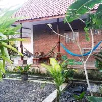Ragha Homestay, hotel i Batukaras