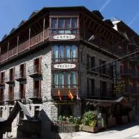 Hotel Pradas Ordesa, hotel sa Broto