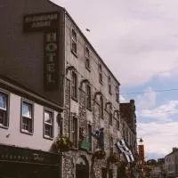 The Farnham Arms Hotel, hotel di Cavan