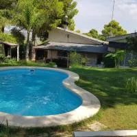 Domus Valencia Apartamentos Casa con piscina privada a 30 minutos de Valencia, hotel i Turís