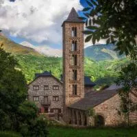 Hostal La Plaça, hotel em Erill la Vall