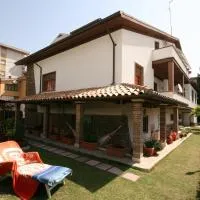 La Villa、Pratola Pelignaのホテル