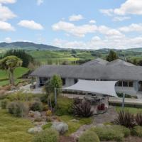 Above the River Karapiro Bed & Breakfast: Karapiro şehrinde bir otel