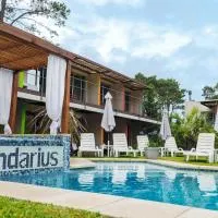 Undarius Hotel (exclusively gay men)、プンタ・デル・エステにあるカピタン・デ・コルベタ・カルロス・A・クルベロ国際空港 - PDPの周辺ホテル
