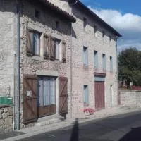 aux genets de josephine, hotel u gradu Fournols