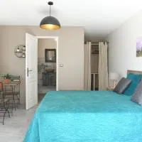 Chambre d'hôtes du Charme Provençal, ξενοδοχείο σε Sénas