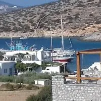 Notos Villa: Schoinoussa şehrinde bir otel
