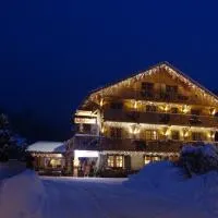 Les Chalets de La Griyotire, hotel v destinaci Praz-sur-Arly