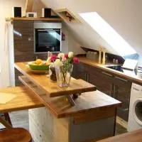 Loft-Ferienwohnung zur "Kfz-Schenke", hotel Apoldában
