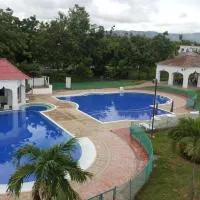 Acogedores Casa y apartamentos vacacionales en Condominio Flandes, ξενοδοχείο σε Flandes