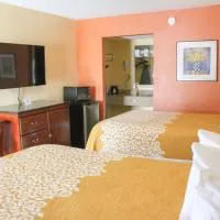 Rose Garden Inn & Suites Thomasville، فندق في توماسفيل