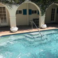 Courtyard Villa Hotel, hotelli Fort Lauderdalessa alueella Lauderdale By-the-Sea