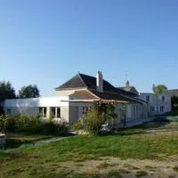 Domaine Du Moulin Neuf, hotelli kohteessa Ambillou