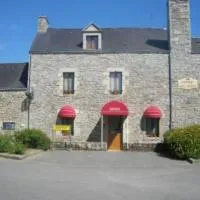 Viesnīca Auberge Saint Hernin pilsētā Pluherlin