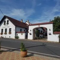 Hostinec Selský dvůr, hotel Zbirohban