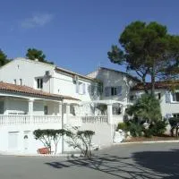 Le Sarac Hôtel, hôtel à Clermont-lʼHérault