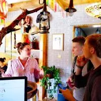 The Silk Road Travelers Hostel – hotel w mieście Zhangye