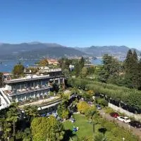 Hotel Royal، فندق في ستريزا