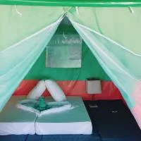 Koh Ngai Camping Restaurant @ Bar – hotel w Ko Ngai