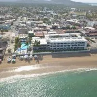 Hotel Barra de Navidad、バラ・デ・ナビダードのホテル