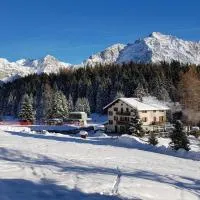 Albergo al Forte, hotel u gradu Oga
