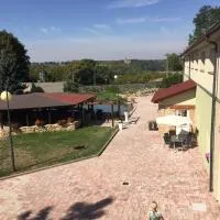 Hotel Dvůr, hotell sihtkohas Krnsko