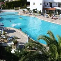 Coliseum Studios & Apartments