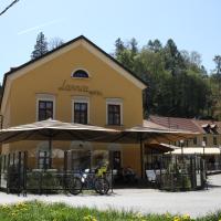 Hotel Lavica, hotel Szamoborban