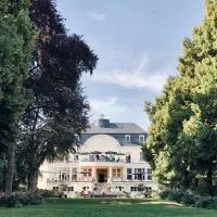 Hotel Schloss Teutschenthal, отель в городе Teutschenthal