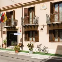 Hotel Villa Mare, хотел в Алтавила Миличиа