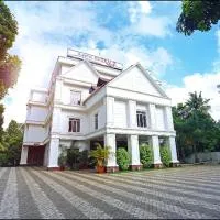 Hotel Emerald Regency, Hotel in Puthupalli