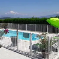 Chez Michelle et Dany - Chambres d'hôtes proche d'Annecy, khách sạn ở Vaulx