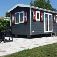 Tinyhouse de tuinfluiter, hotel a Geldtienden