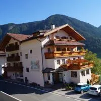 Hotel Laurin – hotel w mieście Tires
