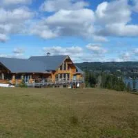 Little Black Bear Lodge/B&B, hotel em Bridge Lake