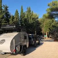 Camping Vransko jezero - Crkvine, hotel en Pakoštane