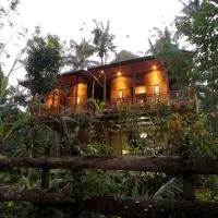 Jungle Joglo, hotelli kohteessa Tampaksiring