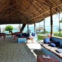 Juani beach bungalows, hotelli Kilindonissa