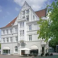 Hotel & Café KleinerGrünauer, hotelli kohteessa Bad Salzuflen