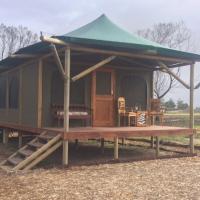 Hillcrest Lodge Tents - Sandstone