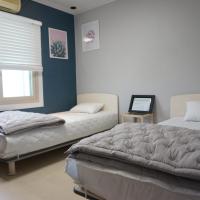 AIRPORT Guesthouse, hotel perto de Aeroporto Internacional de Gimhae - PUS, Busan