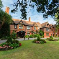 Stanhill Court Hotel, hotel in Charlwood