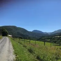 Landlig idyll med fjordutsikt, hótel í Valsøybotn
