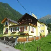 Gasthof Innerfraganterwirt, hotel a Flattach