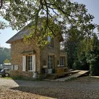 Camping des Bondons, hotel v mestu La Ferté-sous-Jouarre