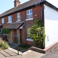 7 Coastguard Cottages, hotel in Brading